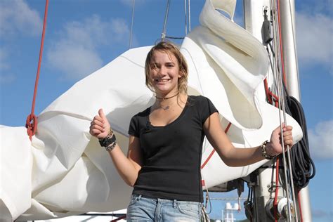 lady sailor|youngest person to circumnavigate the globe.